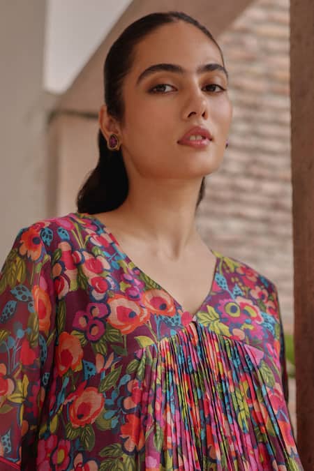 Vaayu_Multi Color Muslin, Cotton V-neck Amethyst Bloom Printed Kurta And Pant Set _at_Aza_Fashions