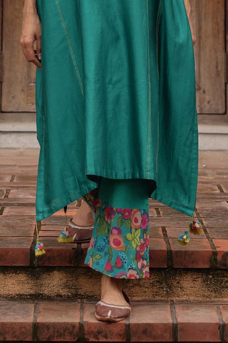 Vaayu Teal Silk Embroidery V-neck Sleeve Printed Kurta With Pant Online at Aza Fashions Vaayu_Teal Silk Embroidery V-neck Sleeve Printed Kurta With Pant_Online_at_Aza_Fashions