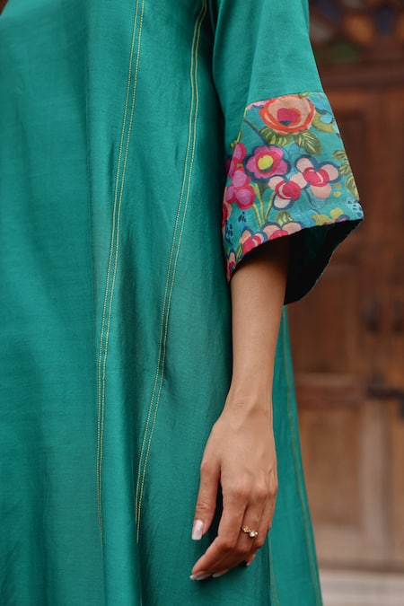 Shop Vaayu Teal Silk Embroidery V-neck Sleeve Printed Kurta With Pant Shop_Vaayu_Teal Silk Embroidery V-neck Sleeve Printed Kurta With Pant