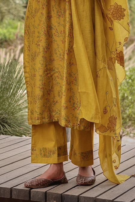 Buy_Vaayu_Yellow Silk Embroidery, Applique Round Neck Tuscany Floral Print Kurta Set_Online_at_Aza_Fashions