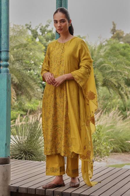Vaayu_Yellow Silk Embroidery, Applique Round Neck Tuscany Floral Print Kurta Set_at_Aza_Fashions
