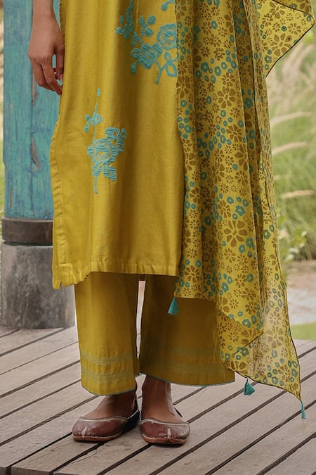 Vaayu Yellow Silk Applique, Embroidery, Tassels Keyhole Neck Ochre Kurta Set Online at Aza Fashions Vaayu_Yellow Silk Applique, Embroidery, Tassels Keyhole Neck Ochre Kurta Set _Online_at_Aza_Fashions