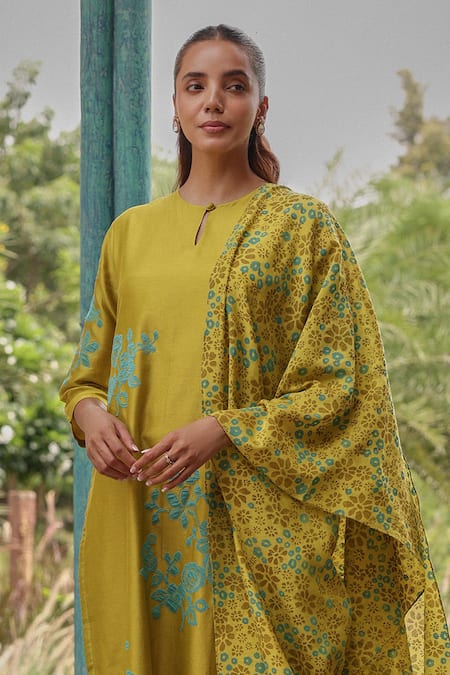 Buy Vaayu Yellow Silk Applique, Embroidery, Tassels Keyhole Neck Ochre Kurta Set Online at Aza Fashions Buy_Vaayu_Yellow Silk Applique, Embroidery, Tassels Keyhole Neck Ochre Kurta Set _Online_at_Aza_Fashions