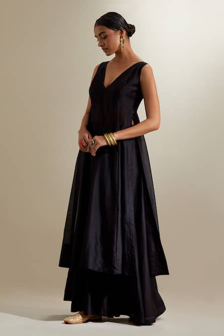 Vinusto_Black Chanderi V-neck Sleeveless Panelled Anarkali And Palazzo _Online_at_Aza_Fashions
