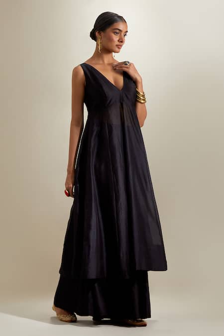 Buy_Vinusto_Black Chanderi V-neck Sleeveless Panelled Anarkali And Palazzo _Online_at_Aza_Fashions