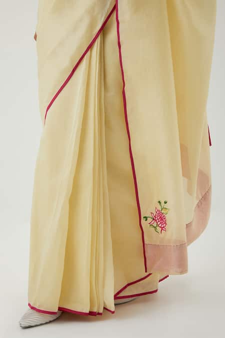 Vinusto_Yellow Chanderi Applique, Embroidery Round Neck Saree With Floral Print Blouse _Online_at_Aza_Fashions