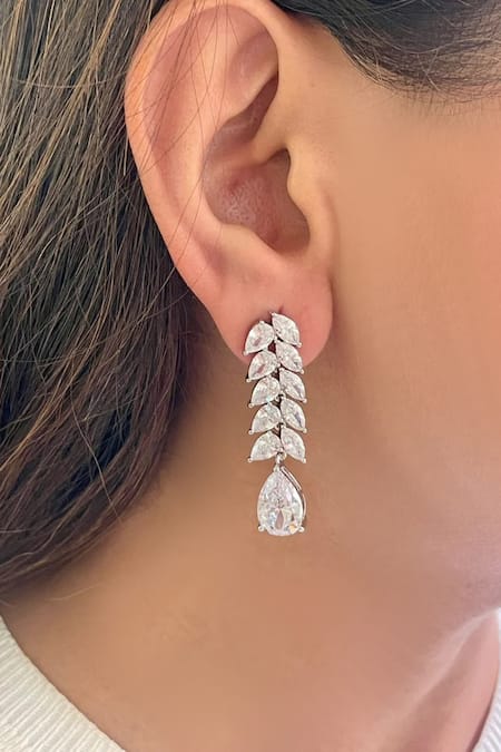 Shop PRERTO White Crystals Leaflet Diamond Tear Drops Necklace Set at Aza Fashions Shop_PRERTO_White Crystals Leaflet Diamond Tear Drops Necklace Set _at_Aza_Fashions