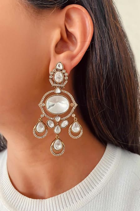 Shop PRERTO Gold Plated Stones, Faux Diamonds The Mahal Moissanite Choker Necklace Set at Aza Fashions Shop_PRERTO_Gold Plated Stones, Faux Diamonds The Mahal Moissanite Choker Necklace Set _at_Aza_Fashions