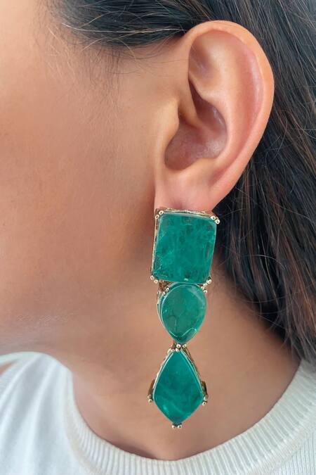 Shop PRERTO Emerald Green Stones Geometric Doublet Statement Necklace Set at Aza Fashions Shop_PRERTO_Emerald Green Stones Geometric Doublet Statement Necklace Set_at_Aza_Fashions