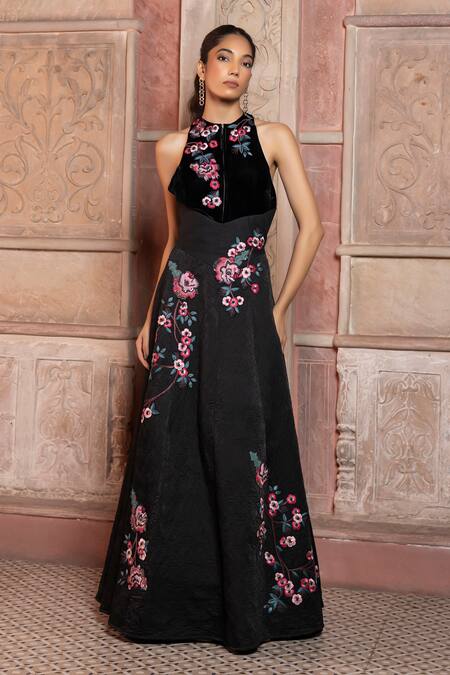 Shruti Sancheti Black Silk Satin Embroidery Halter Neck Textured Gown at Aza Fashions Shruti Sancheti_Black Silk Satin Embroidery Halter Neck Textured Gown _at_Aza_Fashions