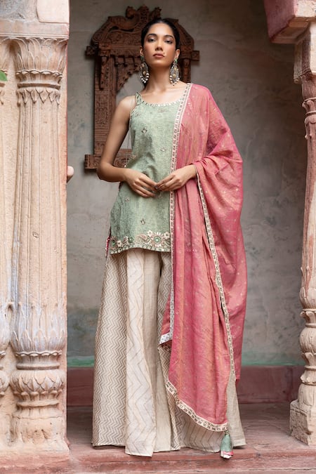 Buy_Shruti Sancheti_Mint Maheshwari, Tissue Embroidery, Lace Round Neck Paisley Short Kurta Set 