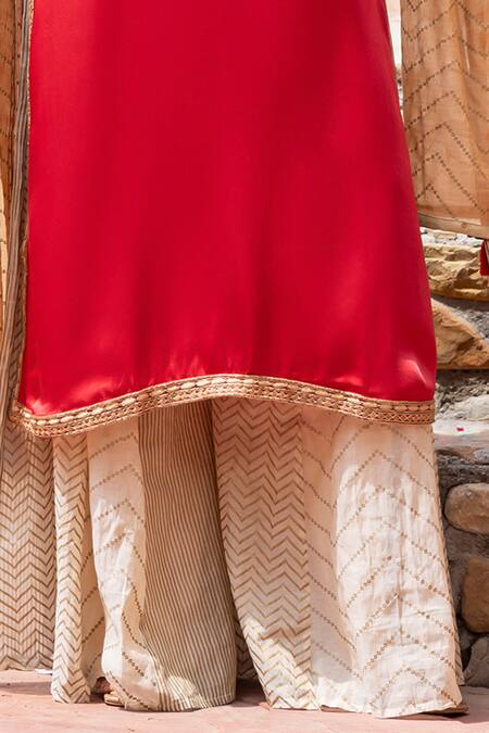 Shruti Sancheti_Red Silk Satin, Maheshwari, Tissue Embroidery, Tassels Split Paisley Kurta Set _Online_at_Aza_Fashions
