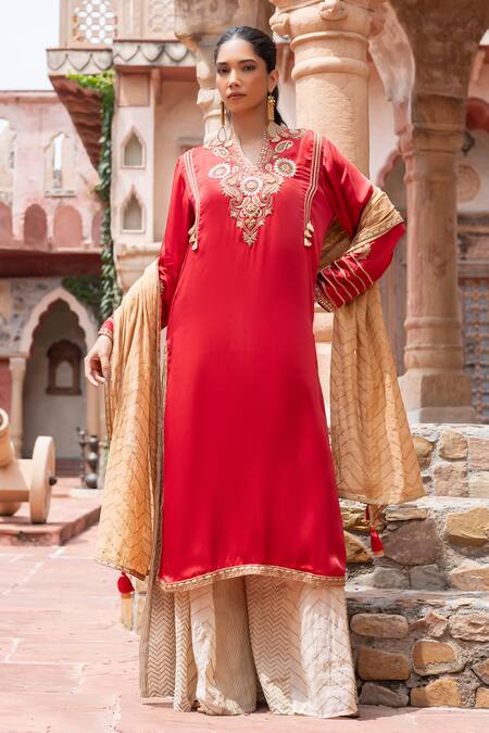 Shruti Sancheti_Red Silk Satin, Maheshwari, Tissue Embroidery, Tassels Split Paisley Kurta Set _at_Aza_Fashions