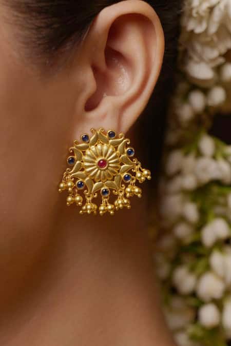 Zariin Floral Wonder Stud Earrings 