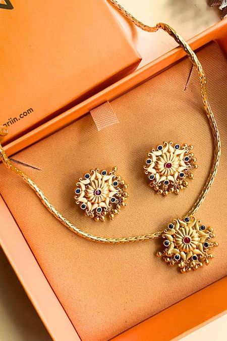 Zariin Gold Plated Stones, Beads Floral Motif Necklace Set 