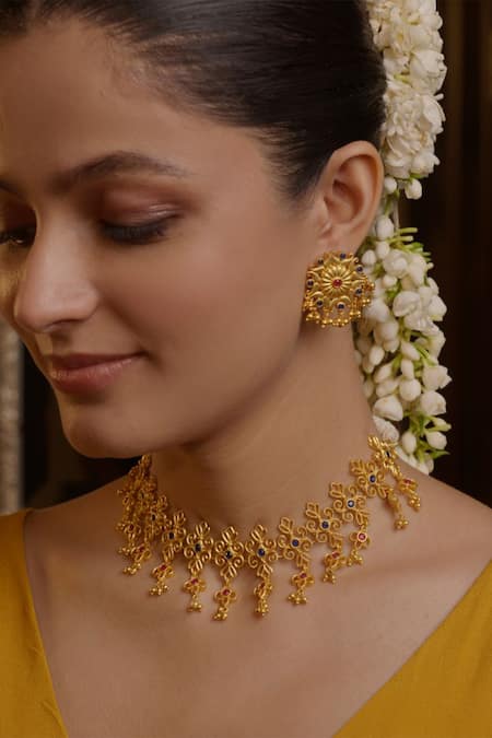 Zariin Petal Embellished Choker Set 