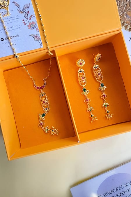 Zariin Delicate Whispers Embellished Necklace Set 