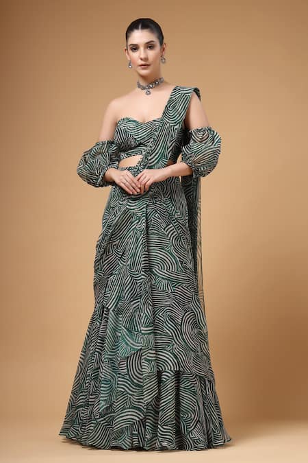 Gazab by Miku Kumar Green Organza Sweetheart Neck Evara Print Pre-draped Lehenga Saree And Blouse Set 