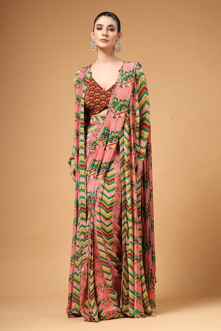 Gazab by Miku Kumar_Pink Crepe, Silk V-neck Zyona Floral Pattern Pre-draped Saree And Cape Set _at_Aza_Fashions