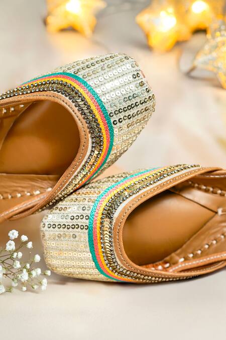 Shop_Loryphilory_Ivory Zariya Embroidered Juttis _Online_at_Aza_Fashions