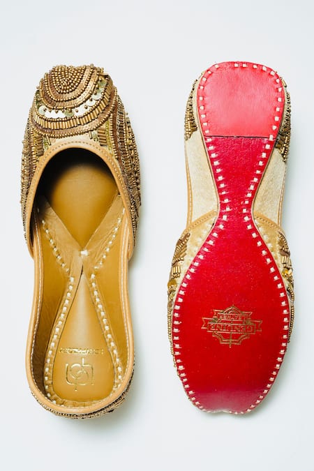 Loryphilory Sunheri Shaan Embroidered Juttis 