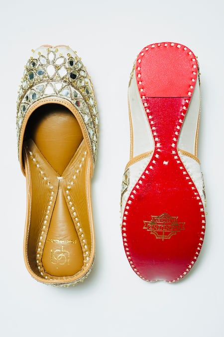 Loryphilory Aaina Embroidered Juttis