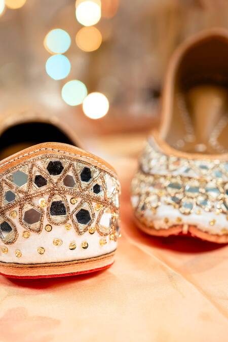 Loryphilory_White Aaina Embroidered Juttis _Online_at_Aza_Fashions