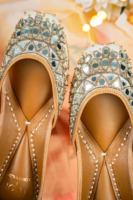 Loryphilory_White Aaina Embroidered Juttis _at_Aza_Fashions