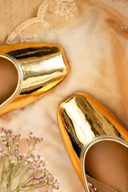Loryphilory_Gold Embroidered Juttis _at_Aza_Fashions