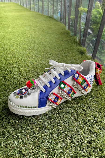 Modanta Footwear White Navratri Lace And Ghunghroo Embellished Sneakers 