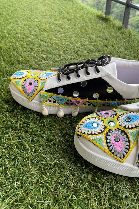 Modanta Footwear_White Embroidered Mirror And Cowrie Shell Sneakers _at_Aza_Fashions