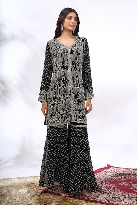Samyukta Singhania Black Georgette Embroidery V-neck Geometric Kurta Set at Aza Fashions Samyukta Singhania_Black Georgette Embroidery V-neck Geometric Kurta Set _at_Aza_Fashions
