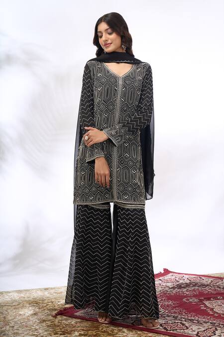 Shop Samyukta Singhania Black Georgette Embroidery V-neck Geometric Kurta Set Shop_Samyukta Singhania_Black Georgette Embroidery V-neck Geometric Kurta Set