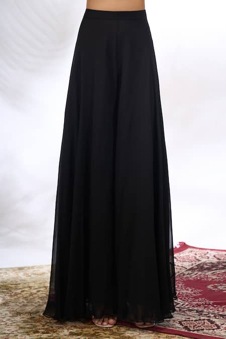 Samyukta Singhania_Black Georgette Embroidery, Sequins V-neck, Sweetheart Floral Jacket Skirt Set _Online_at_Aza_Fashions