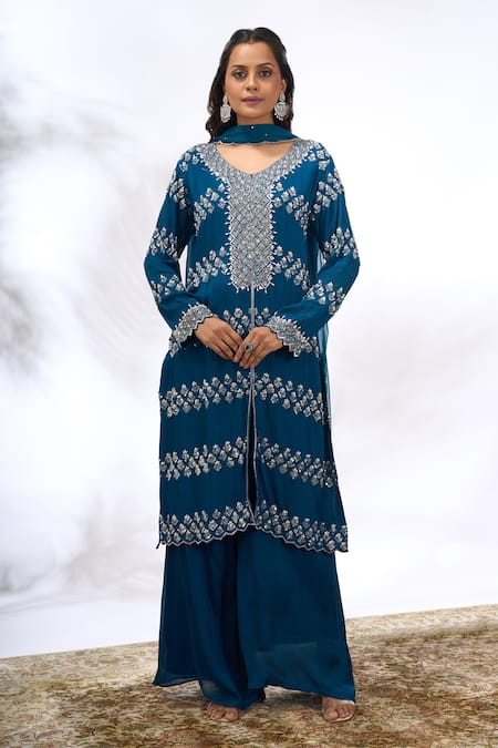 Buy Samyukta Singhania Blue Georgette Embroidery, Sequins V-neck Work Kurta Set Buy_Samyukta Singhania_Blue Georgette Embroidery, Sequins V-neck Work Kurta Set
