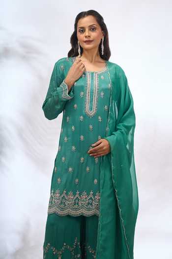 Samyukta Singhania Green Georgette Embroidery, Sequins Round Neck Butti Work Kurta Set at Aza Fashions Samyukta Singhania_Green Georgette Embroidery, Sequins Round Neck Butti Work Kurta Set _at_Aza_Fashions