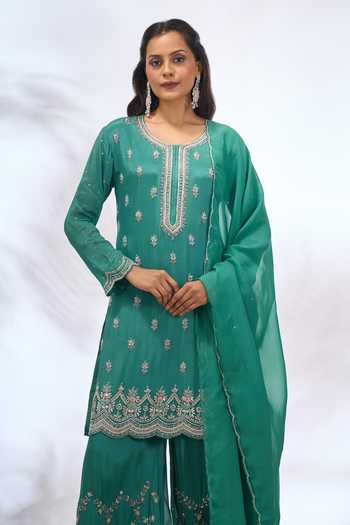 Shop Samyukta Singhania Green Georgette Embroidery, Sequins Round Neck Butti Work Kurta Set Shop_Samyukta Singhania_Green Georgette Embroidery, Sequins Round Neck Butti Work Kurta Set