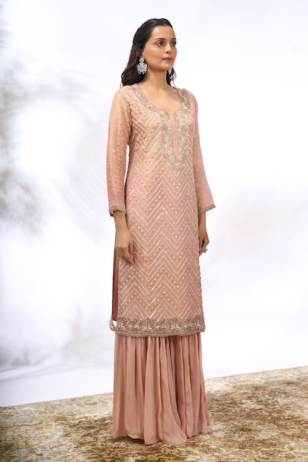 Shop_Samyukta Singhania_Peach Georgette Embroidery V-neck Chevron Work Kurta Set 