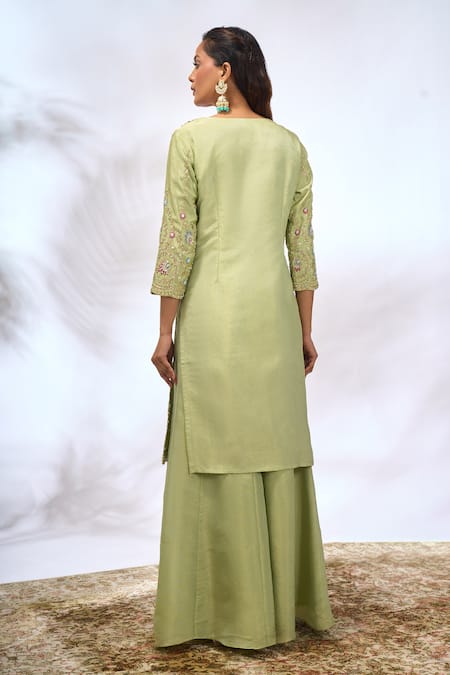 Samyukta Singhania Floral Embroidered Kurta Set