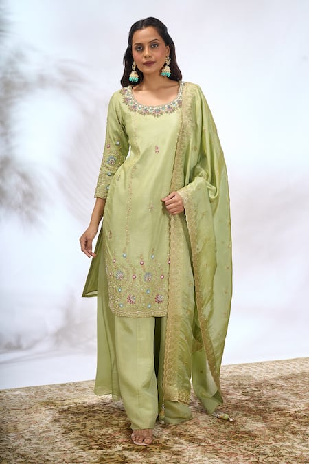 Buy_Samyukta Singhania_Peach Georgette Embroidery Round Neck Floral Kurta Set 
