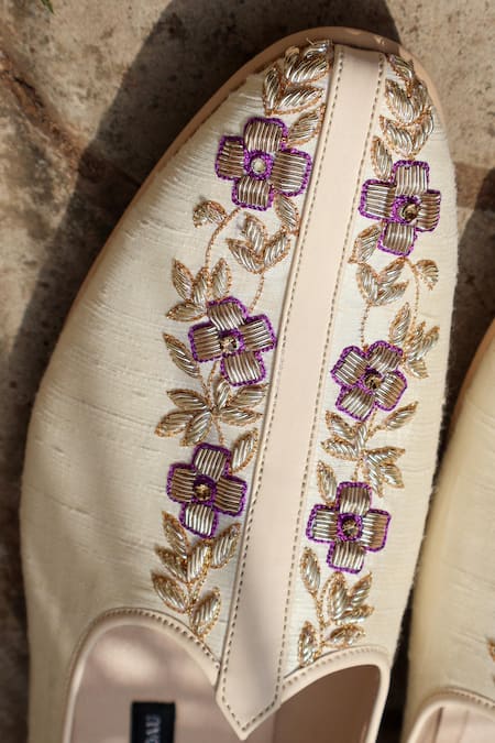 Shop Shradha Hedau Footwear Couture Beige Aaryan Floral Embroidered Mojadi Online at Aza Fashions Shop_Shradha Hedau Footwear Couture_Beige Aaryan Floral Embroidered Mojadi _Online_at_Aza_Fashions