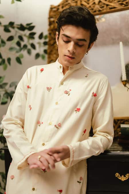 Buy_Vaani Beswal_Ivory Cotton Embroidery Romeo Crochet Flower Work Kurta _Online_at_Aza_Fashions