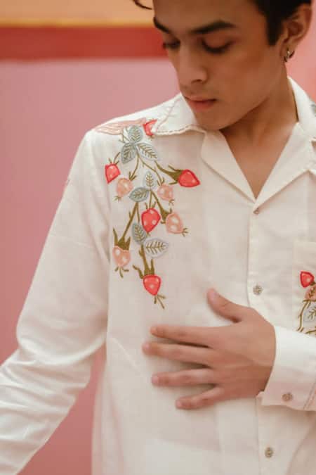 Vaani Beswal_Ivory Handloom Cotton Applique Zarah Berry Branches Shirt _Online_at_Aza_Fashions