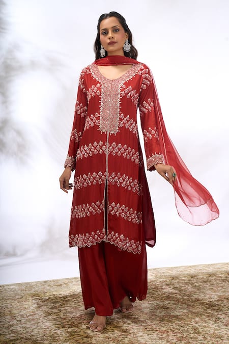 Buy Samyukta Singhania Rust Georgette Embroidery V-neck Geometric Work Kurta Set Buy_Samyukta Singhania_Rust Georgette Embroidery V-neck Geometric Work Kurta Set