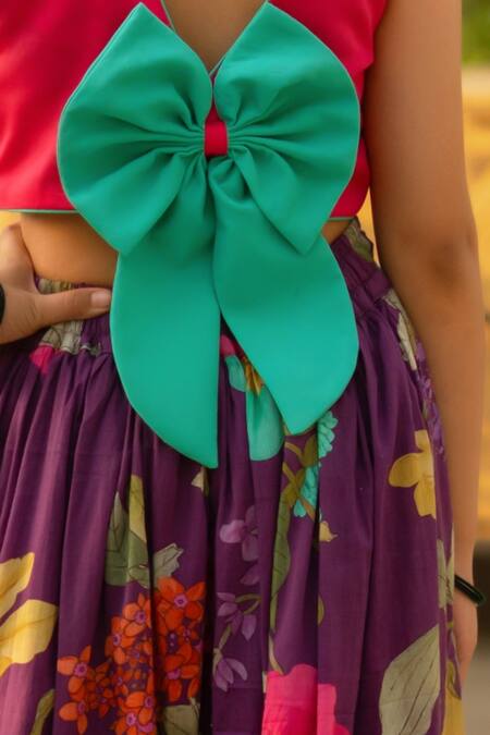 Fayon Kids Pink Cotton Bows, Fabric Flowers Plain Top And Floral Pattern Skirt Set Online at Aza Fashions Fayon Kids_Pink Cotton Bows, Fabric Flowers Plain Top And Floral Pattern Skirt Set _Online_at_Aza_Fashions