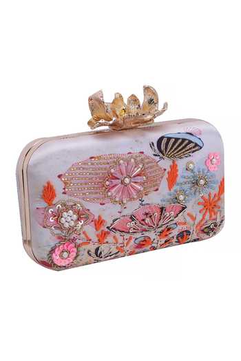 Buy_Nazaakat By Samara Singh_Off White Embroidery, Beads, Sequins, Pearls Floral And Butterfly Clutch 