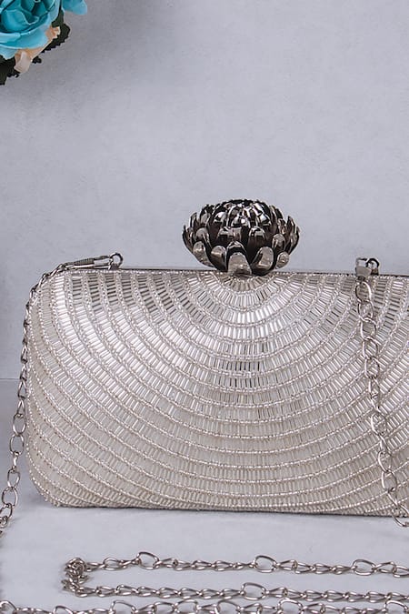 Nazaakat By Samara Singh Silver Beads Fan Pattern Clutch With Detachable Sling 