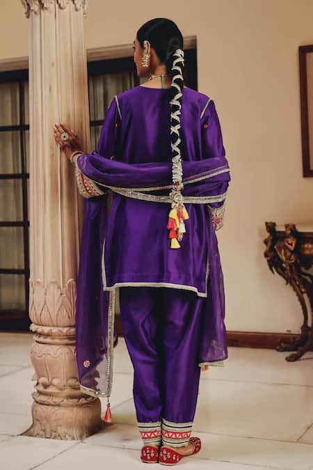 Ajiesh Oberoi Sahar Embroidered Kurta Salwar Set 