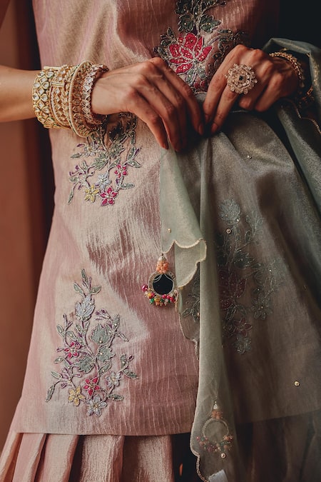 Buy_Ajiesh Oberoi_Rose Gold Tissue, Organza Embroidery, Mirrors, Blush Bloom Kurta Salwar Set 