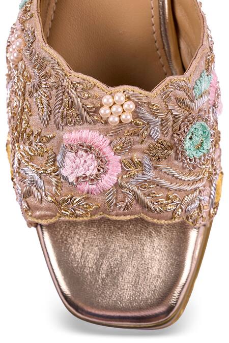 Buy_Anaar_Gold Embroidery, Beads, Pearls Bollynight Wedges 